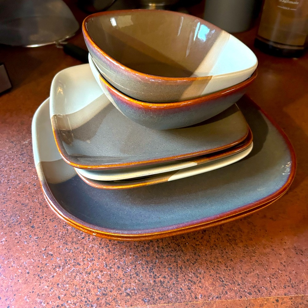 Pfaltzgraff dinner set of 2